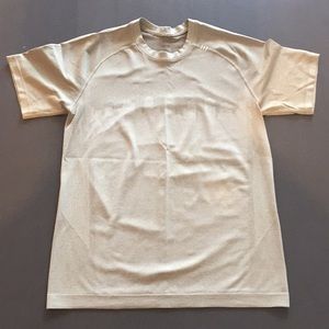 Lululemon Men's Metal Vent Shirt